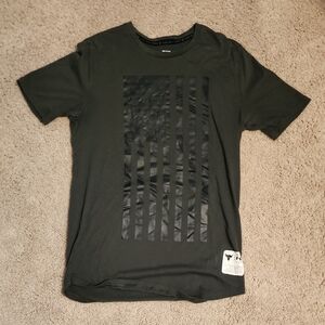 Under Armour Dark Gray Graphic Tee